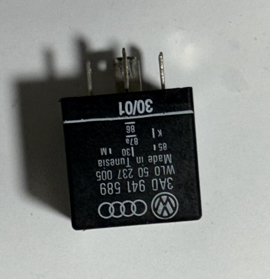 1999-2002 Volkswagen Cabrio Audi Daytime Running Light Relay 3A0941589
