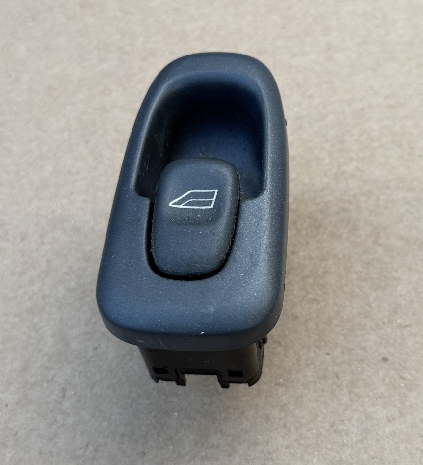 1998-2004 Volvo C70 S70 V70 Rear Door Window Switch 03 458522 Black