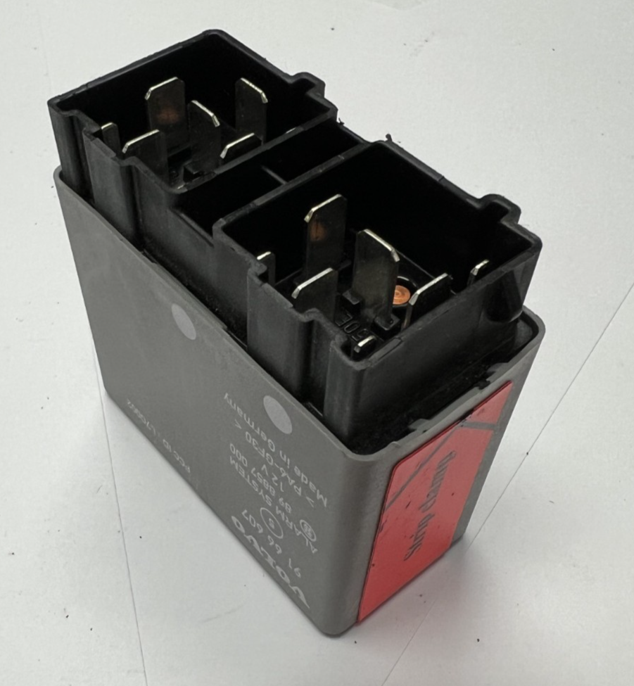 Volvo 850 940 960 S90 V90 Alarm System Relay 9166607, 89 8857 000 Gray