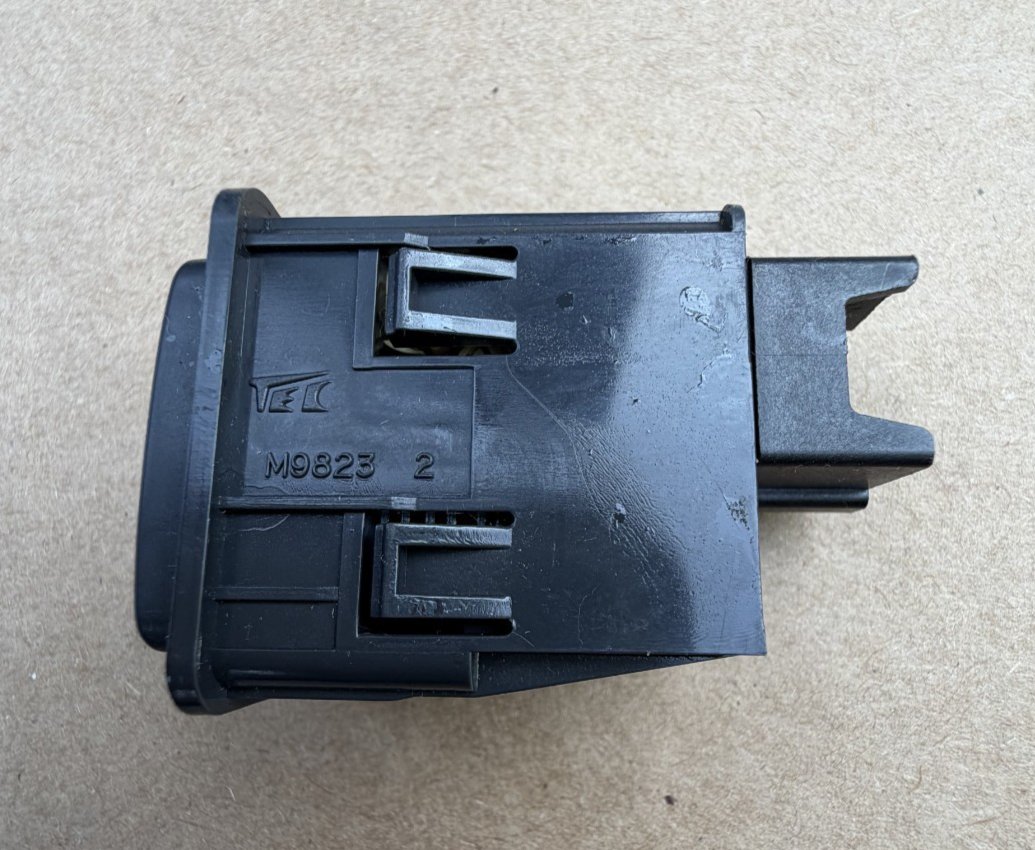 1997 1998 1999 2000 2001 Honda CR-V Cruise Control Switch Button M98232 Black