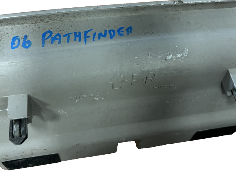 2005-2013 Nissan Pathfinder Overhead Console Map Dome Light Lamp OEM