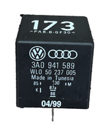 Daytime Running Lights Relay 3A0 941 589 fits 99 00 01 02 Volkswagen Cabrio