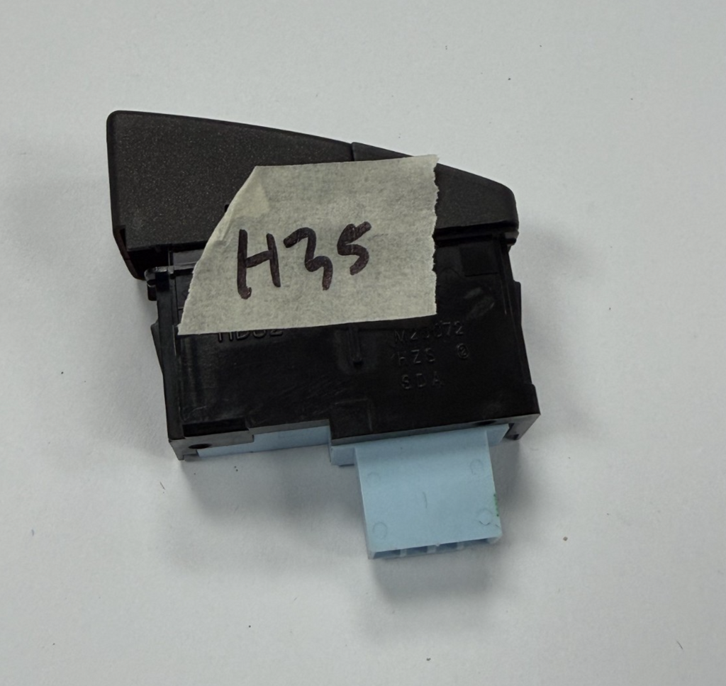 2003-2007 Honda Accord Emergency Hazard Flasher Switch M25072 Black