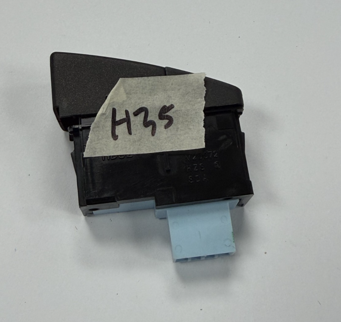 2003-2007 Honda Accord Emergency Hazard Flasher Switch M25072 Black