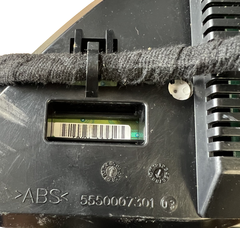 2007-2009 Audi Q7 Instrument Cluster Speedometer with Trim Bezel Assy 5550007301