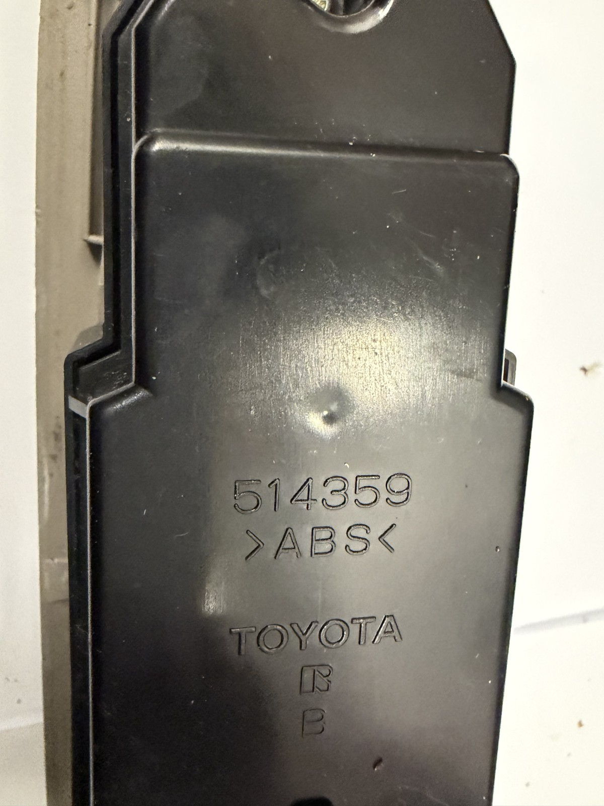2001-2007 Toyota Sequoia Master Power Window Switch Left Driver 514359