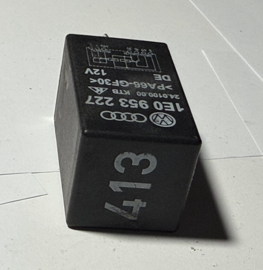 1998 1999 2000 2001 Audi Volkswagen VW Seat Skoda Flasher Relay 4131E0953227