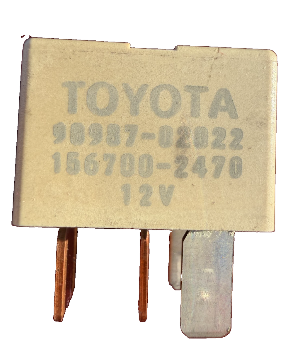 2003-2004 Toyota Matrix Circuit Opening Relay Assembly 12V 90987 02022