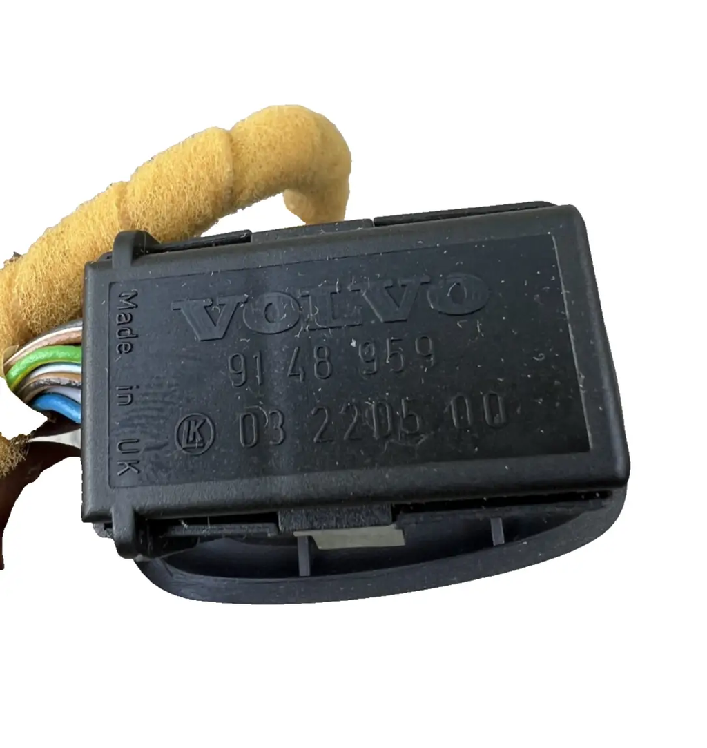 98 99 00 01 02 03 04 Volvo S70 C70 Power Mirror Switch with Harness 91 48 959 by Volvo
