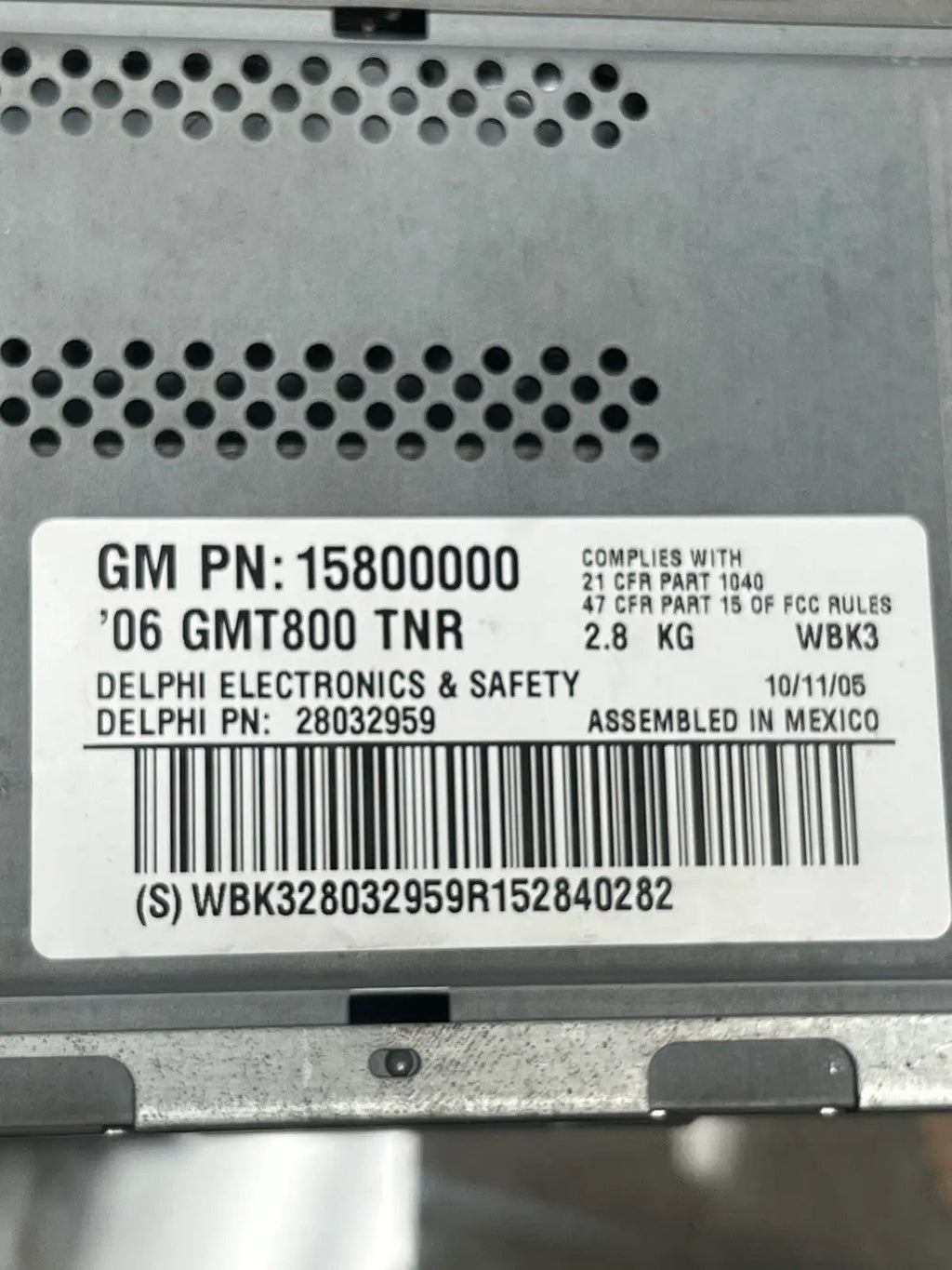 2005-2007 Buick Rainier AM FM Radio Navigation Screen CD Player OEM 15800000 by GM Delphi