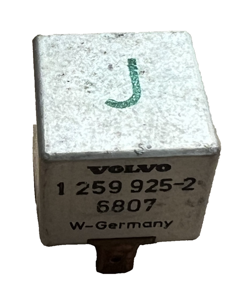 86 1986 Volvo 740 5-Pin Multi Purpose Relay 1 259 925-2 White