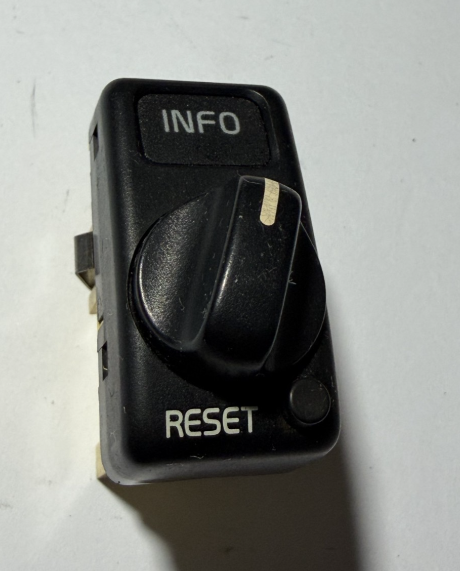 1992-1997 Volvo 850 Info Trip Reset Computer Control Switch 9128543 95W06B