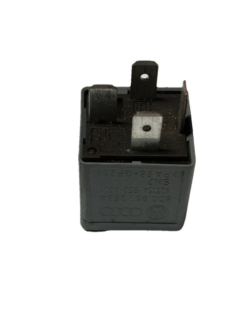 Volkswagen Passat Beetle Touareg Phaeton Audi A4 S4 A6 S6 Relay 8D0 951 253 A