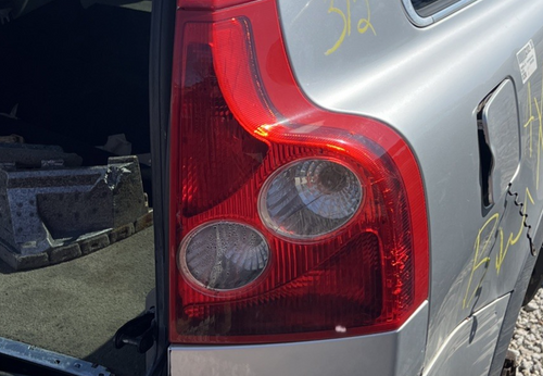 2003 2004 2005 2006 Volvo XC90 Lower Tail Light Taillight Right Passenger RH