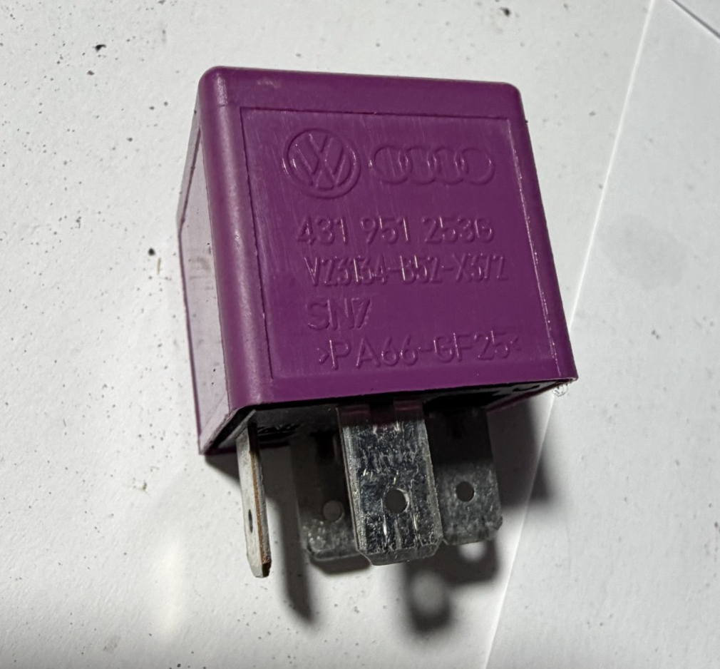 2003 2004 2005 Volkswagen Passat Wagon Starter Relay #381 431 951 253G