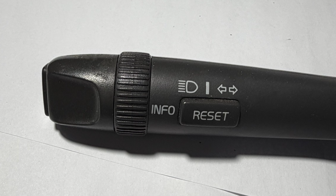 1999–2004 Volvo S60 S80 V70 XC70 XC90 Turn Signal Switch 31268578 Black
