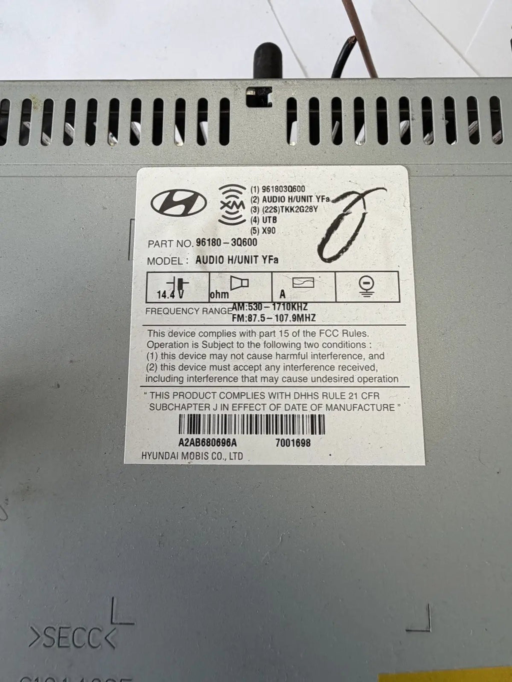 2012-2015 Hyundai Sonata AM FM Radio Disc CD Sat MP3 Player 96180-3Q600 by Hyundai