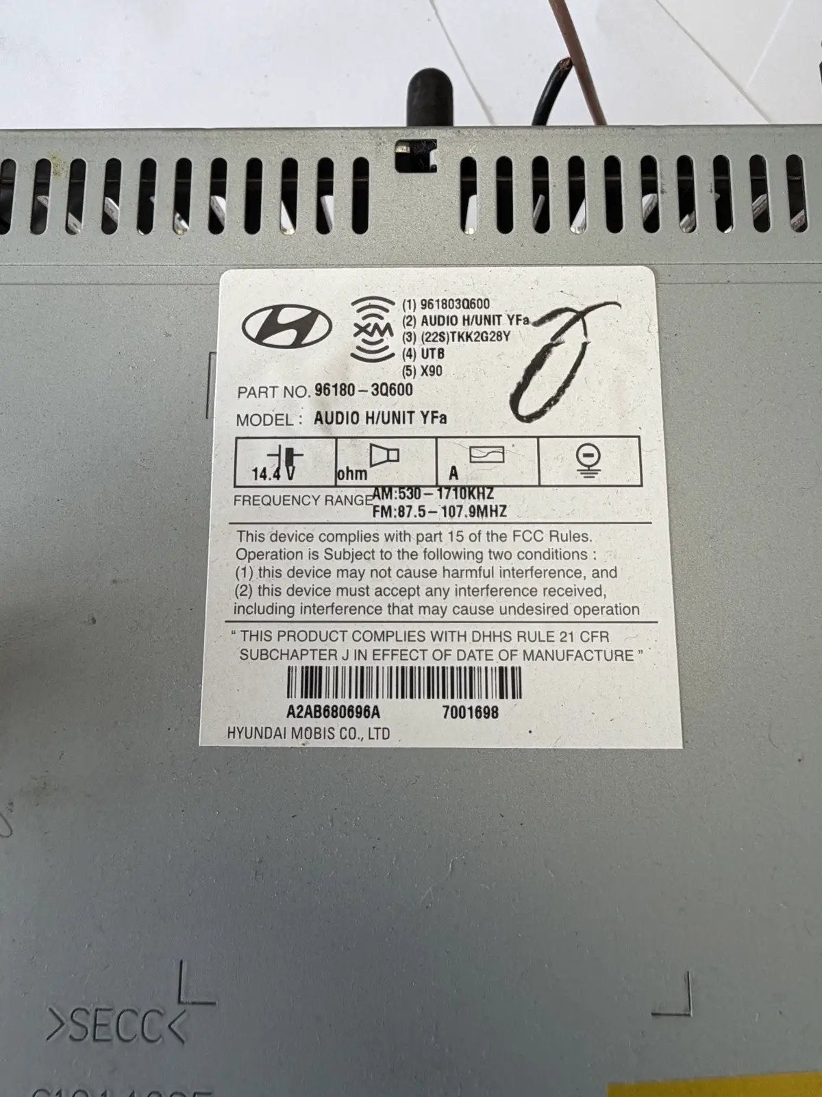 2012-2015 Hyundai Sonata AM FM Radio Disc CD Sat MP3 Player 96180-3Q600 by Hyundai