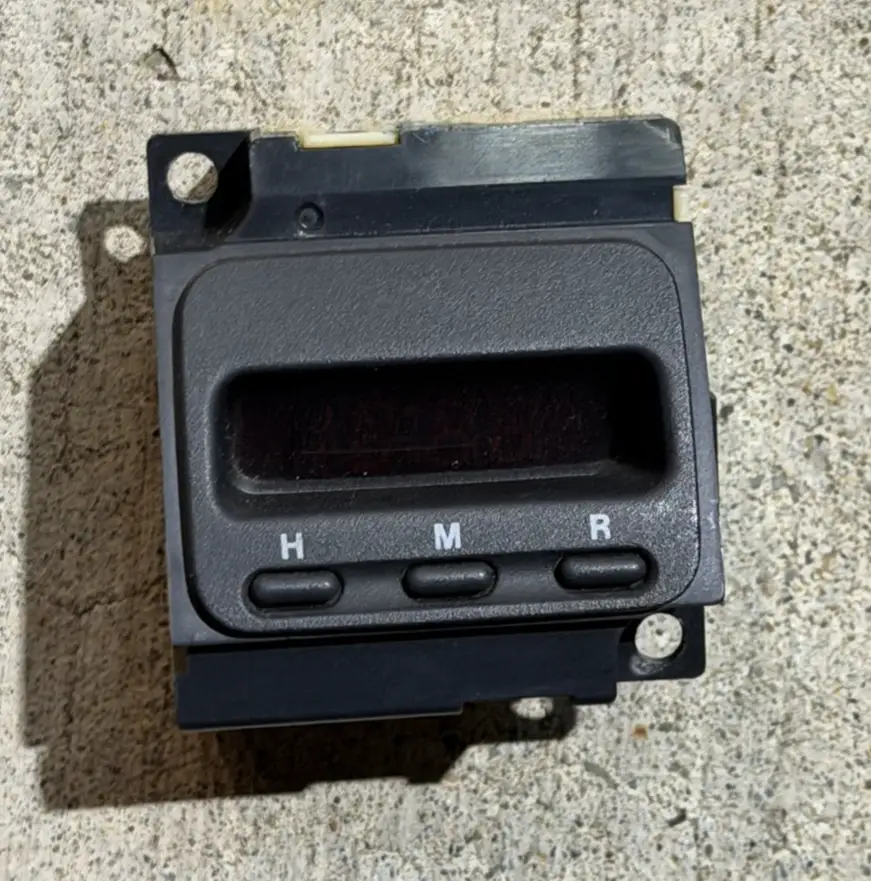 Front Center Dash Digital Clock 0298 318-0 fits 97 98 99 00 01 Honda CR-V by Honda