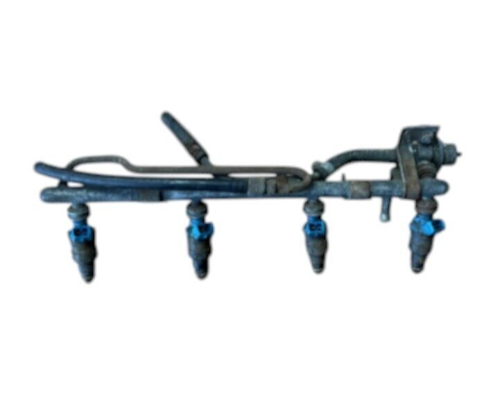 Set of 4 Siemens Fuel Injector pressure Assembly with fuel rail fits 1989-1995 Volvo 740 940 OEM