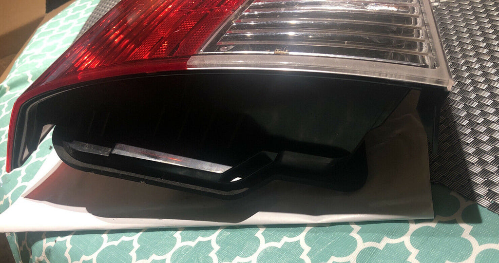 OEM 2008 2009 2010 2011 Volvo S40 Left (Driver Side) Tail Light Lamp Clean Shiny