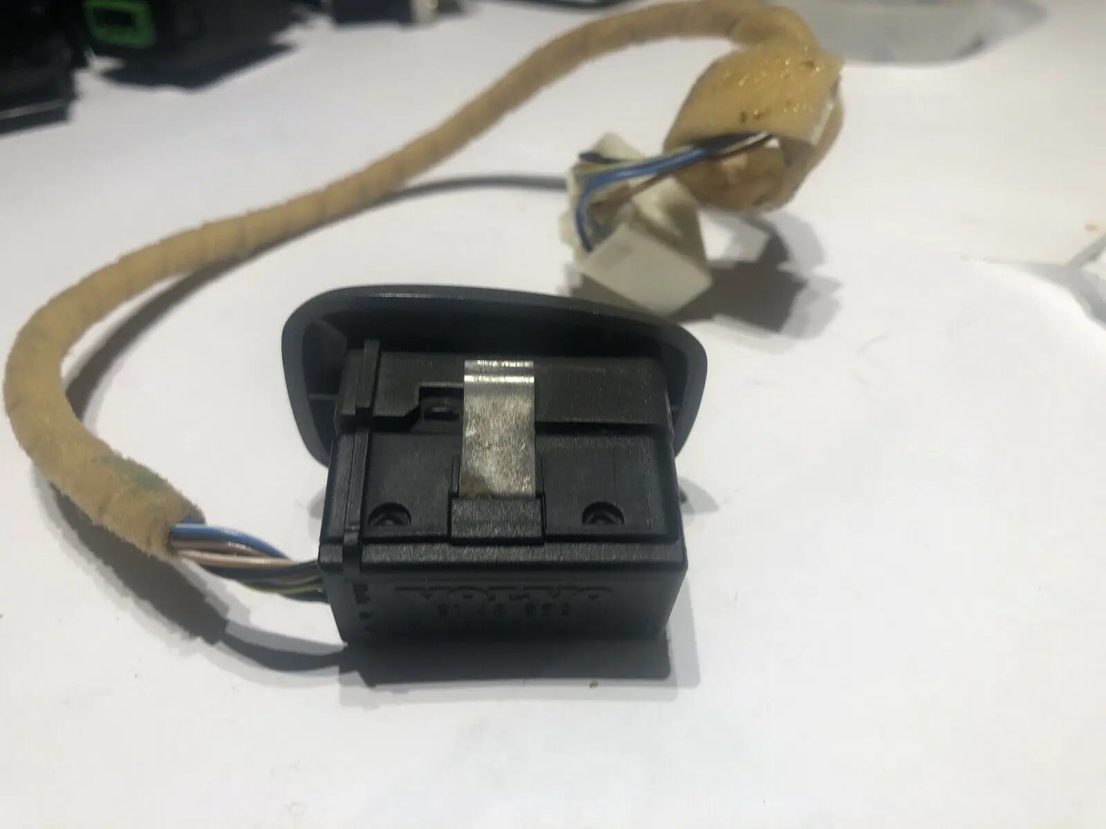 OEM Volvo V70 S70 C70 Power Side View Mirror Switch 9148959 by Volvo