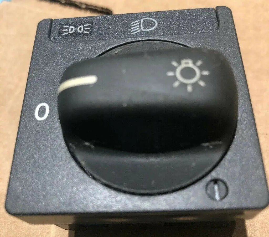 VOLVO 850 960 S90 V90 1994 95 96 1997 HEADLIGHT SWITCH OEM # 8601773 by OEM Volvo