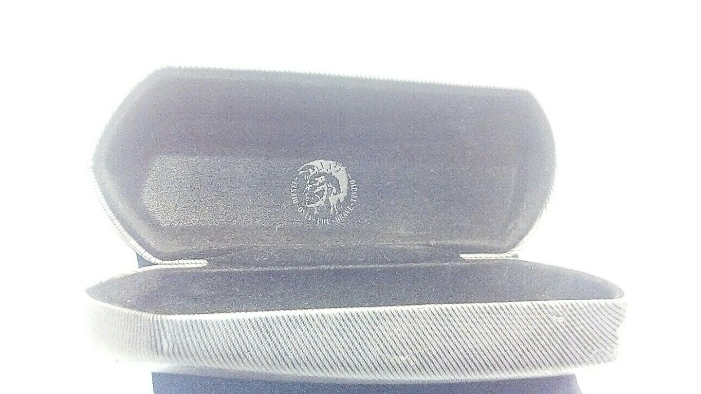 Diesel eyeglass case and dust clofh