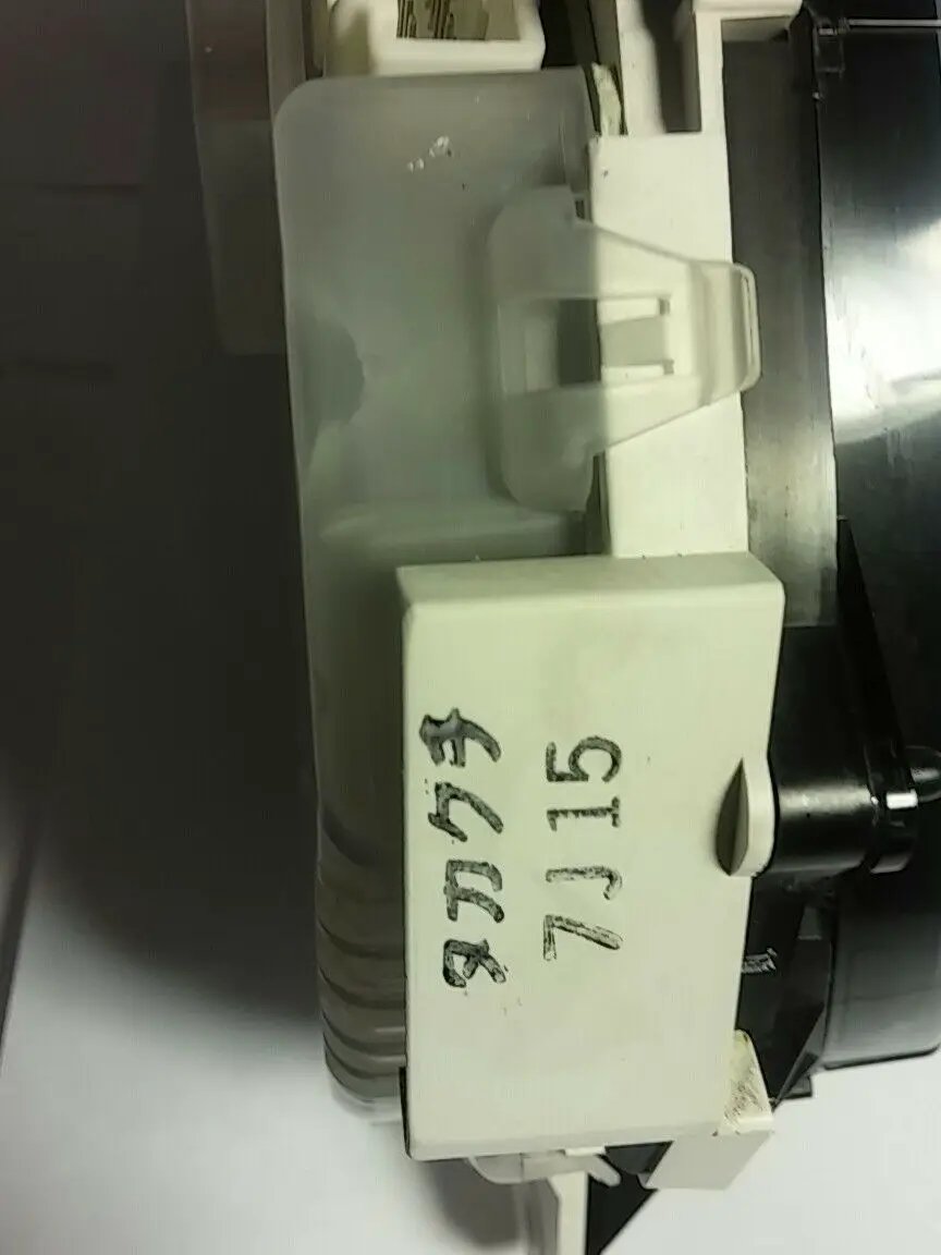 2008 2009 Mazda 5 Speedometer tacho gas Instrument Cluster 136,969k miles OEM by Mazda