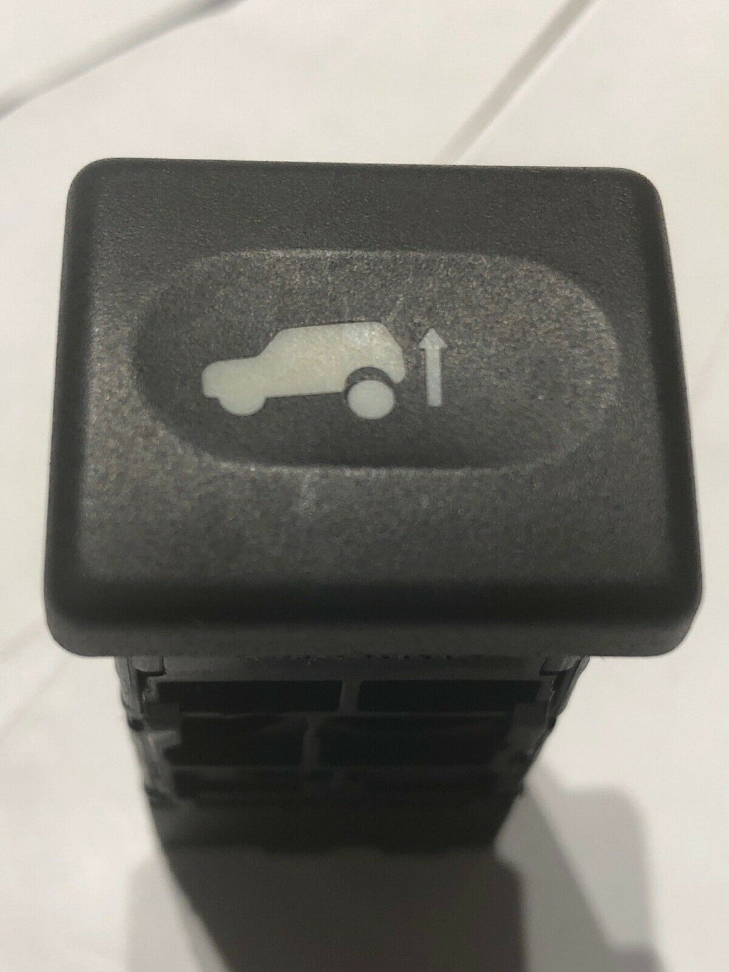 2012 - 2017 LAND RANGE ROVER EVOQUE REAR TRUNK OPEN RELEASE SWITCH BUTTON OEM