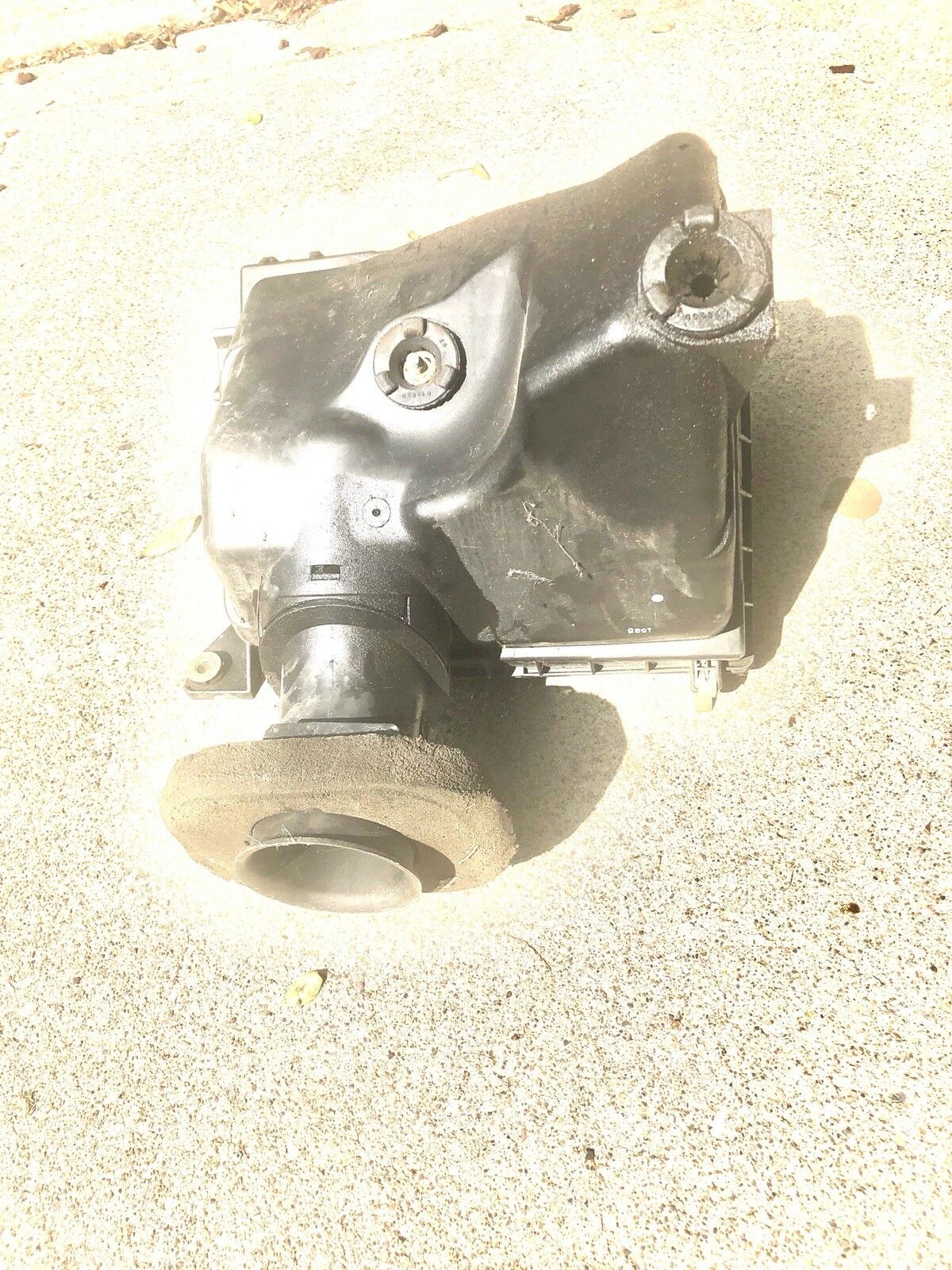 2005 Nissan EXTERRA OEM Engine Mass Air Flow Sensor Tube WITH HOSE FILTER CLIPS