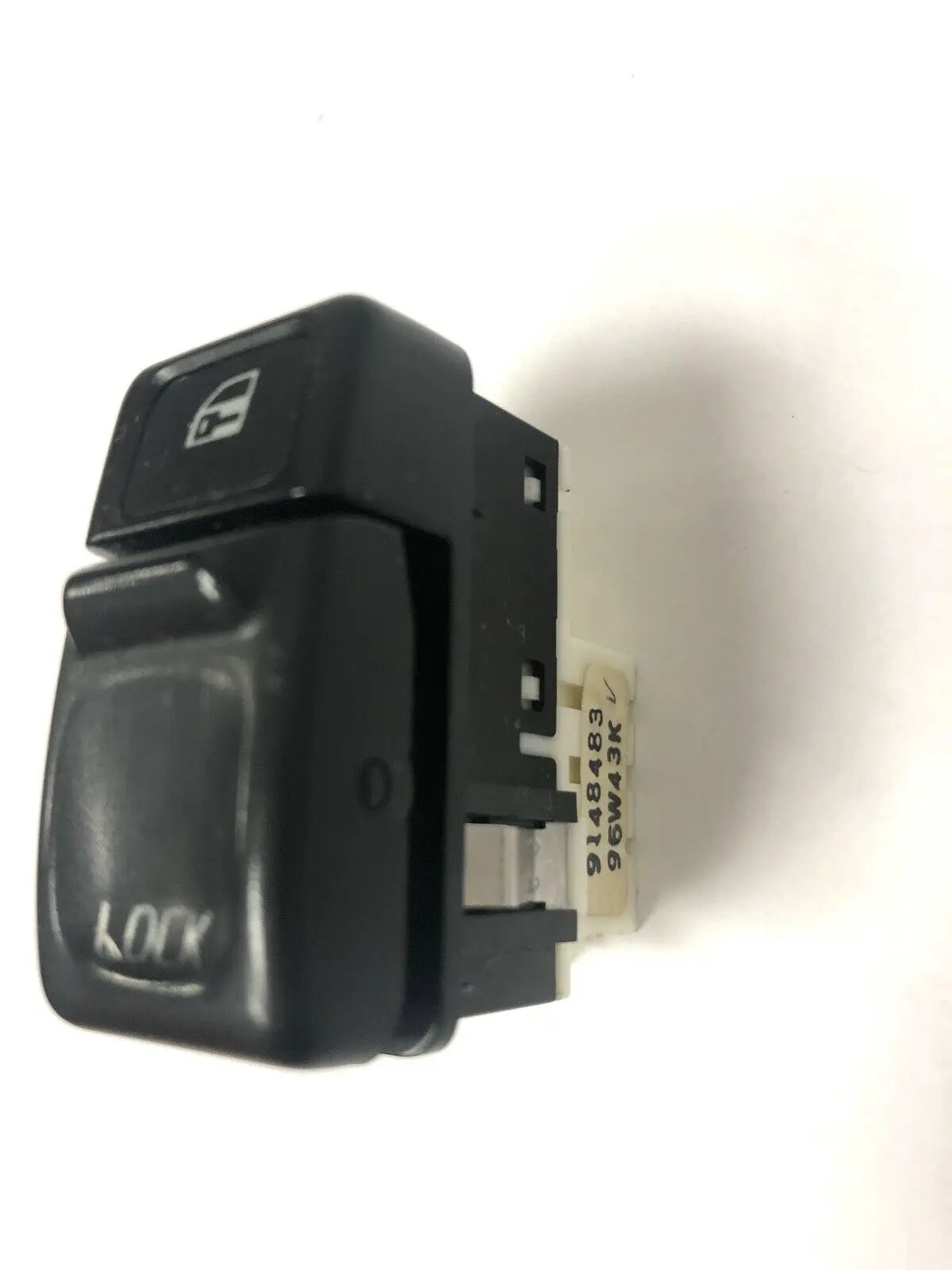 VOLVO 850 960 S90 S 90 V90 V 90 94-98 OE CENTRAL LOCK SWITCH OE # 9148483 by Volvo