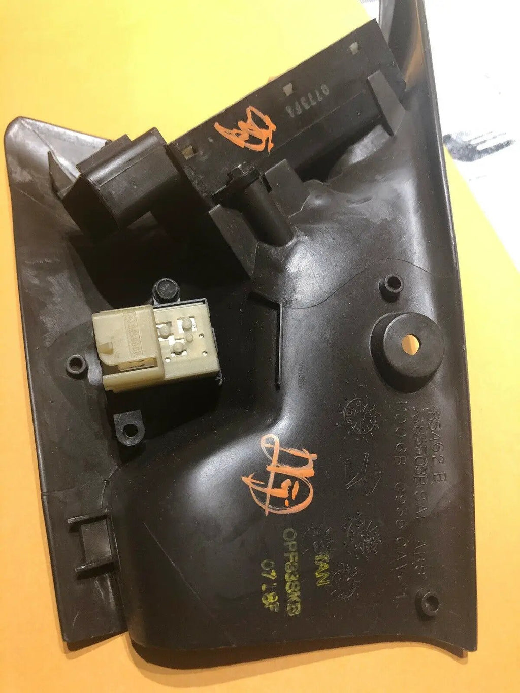 1999 Chrysler Town Country Window / Door Switches & Panel Drivers Side 85462B by DALEY1DEALS,LLC.