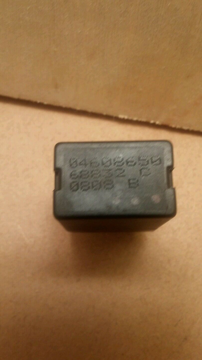 EATX SHUTDOWN RELEY 1996-2000 Dodge Caravan *04608650 68832C* Power Lock Relay