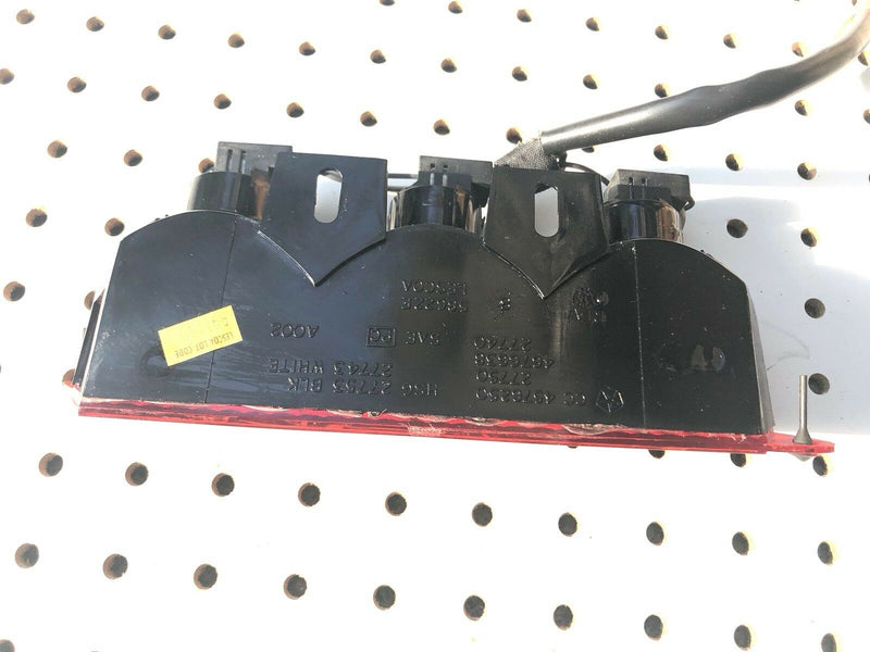 97 98 99 00 TOWN COUNTRY CARAVAN VOYAGER Third Brake Center Light Lamp Red Stop