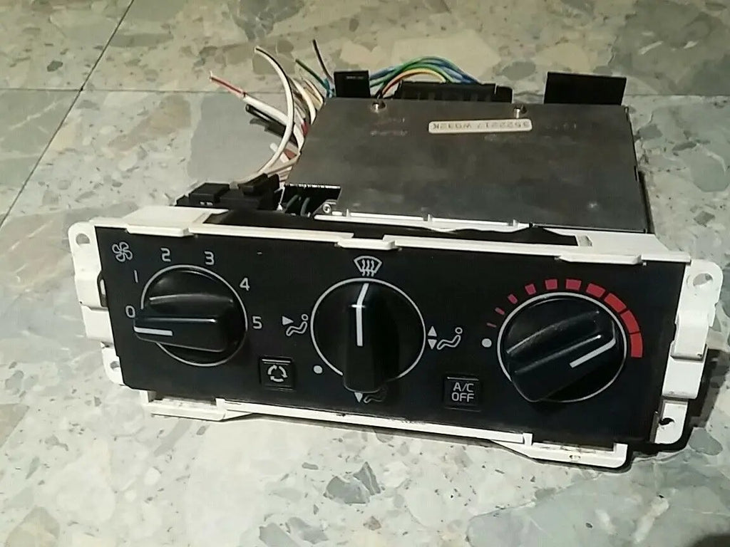 940 VOLVO A/C conditioning tempt. HEAT CLIMATE CONTROL UNIT 3522217/W032K, OEM by Volvo