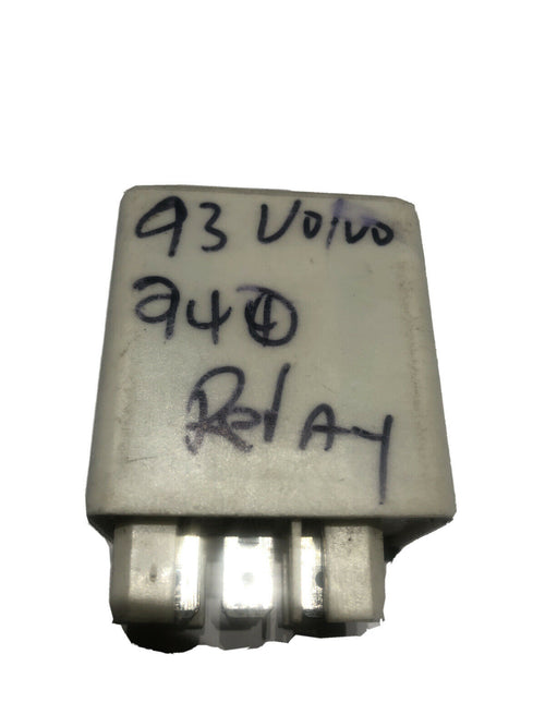 Volvo 240 740 760 780 940 Fuel System Relay 896399  3523608 1347603 898151 white