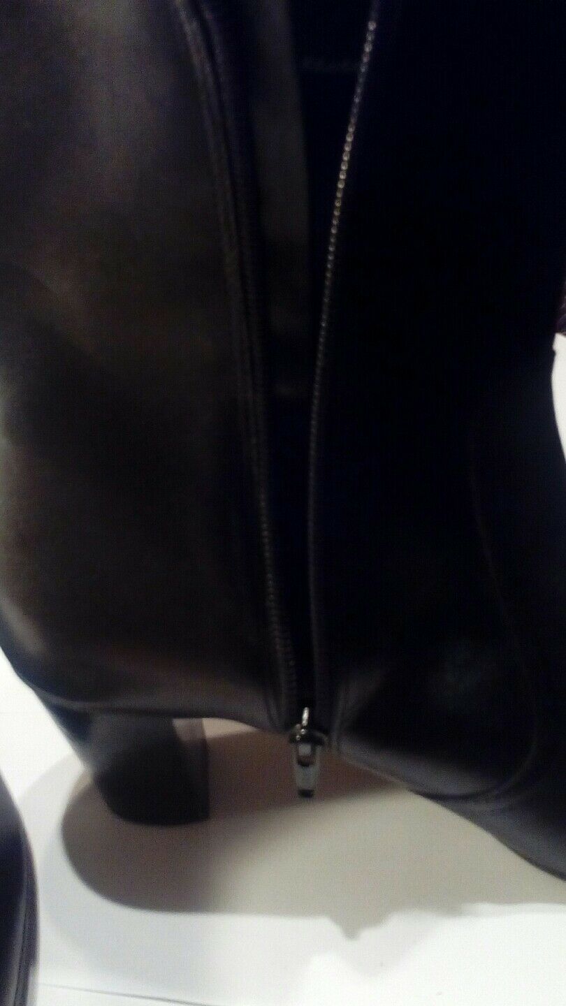 bass black leather upper booty boits size 10