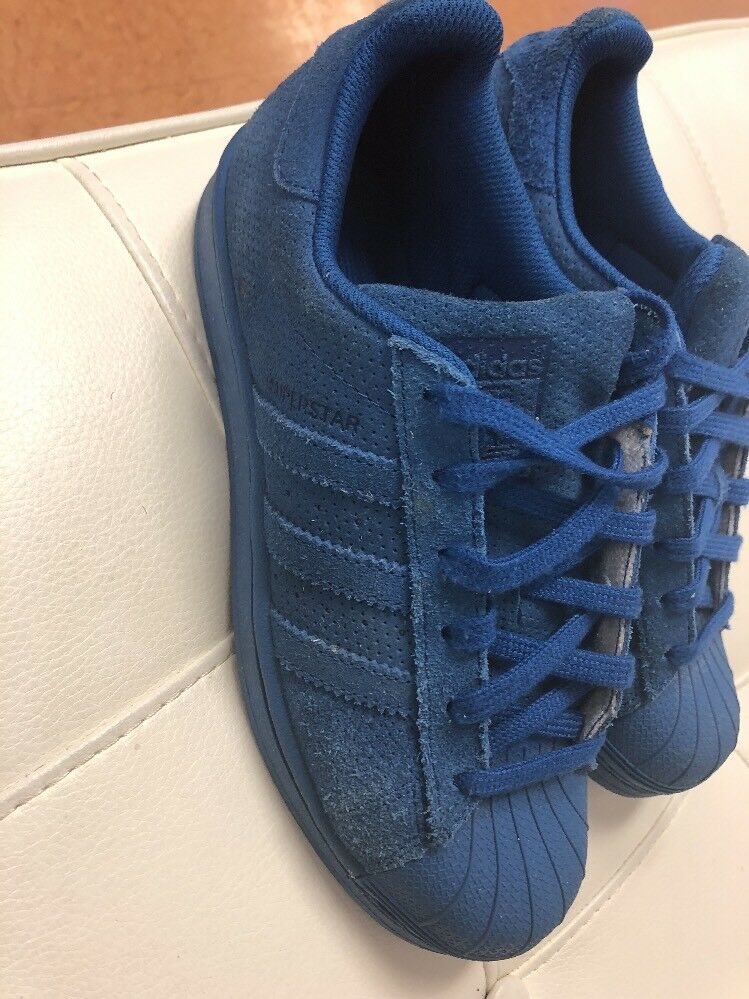 Adidas Youth shoes size 4.5 blue suede