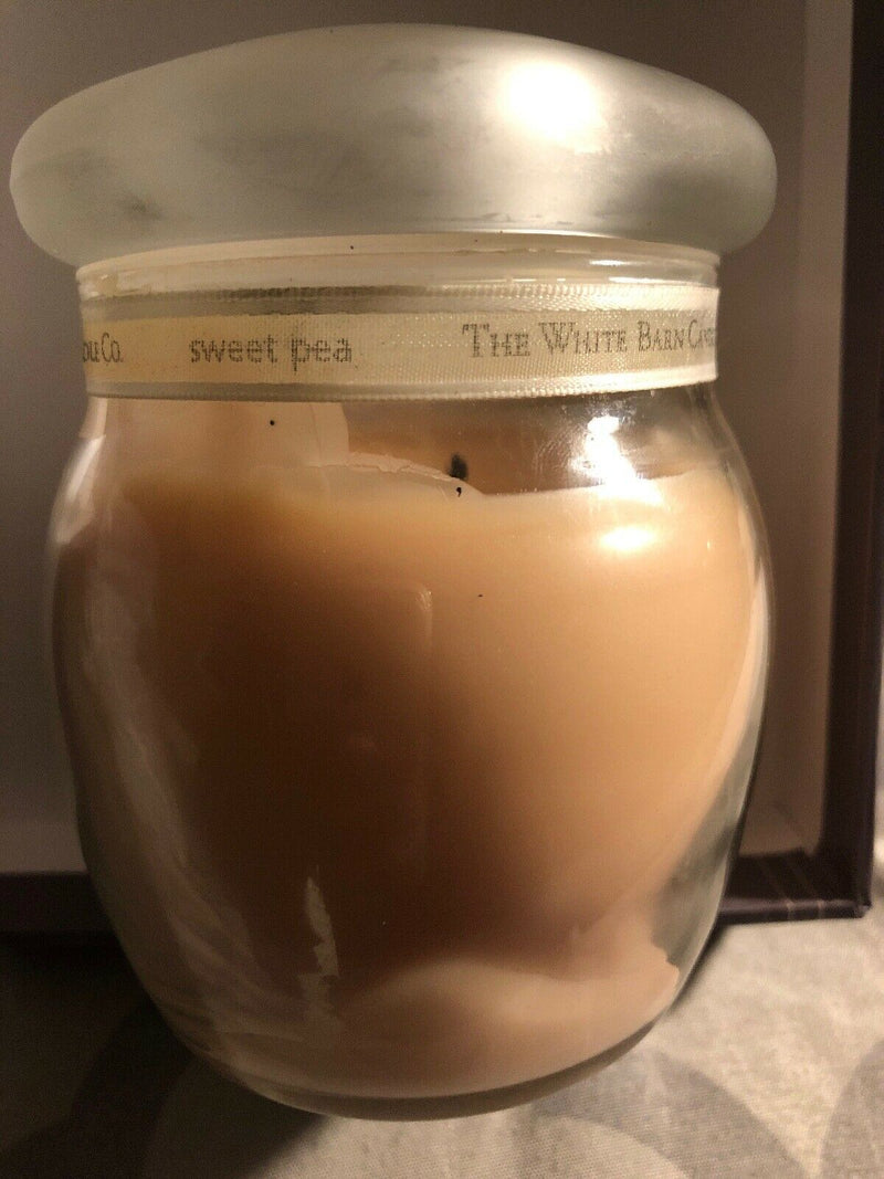 The White Barn Candle Co." Sweet Pea Candle