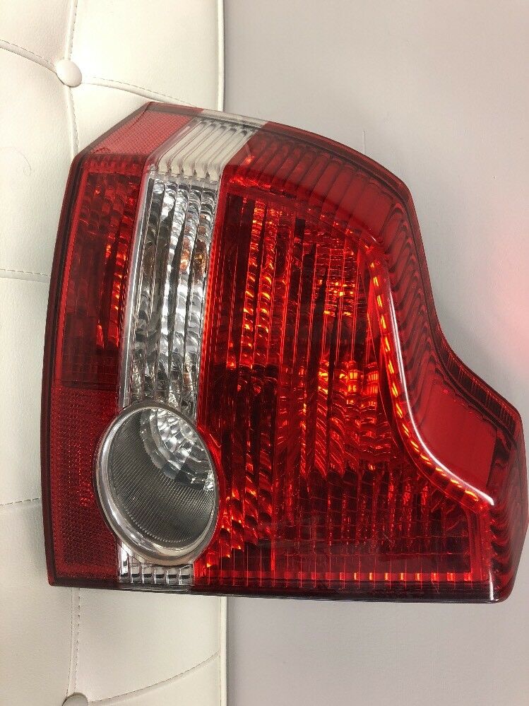 04-07 S40 DRIVER TAIL LIGHT LAMP left side taillight OEM bulb carrier S-40 NICE