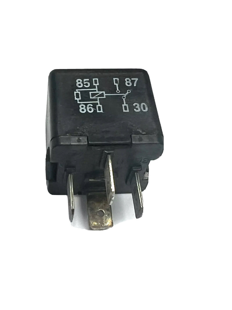 Multifunction Relay #373 Audi, VW 8D0951253A, PA66-GF30