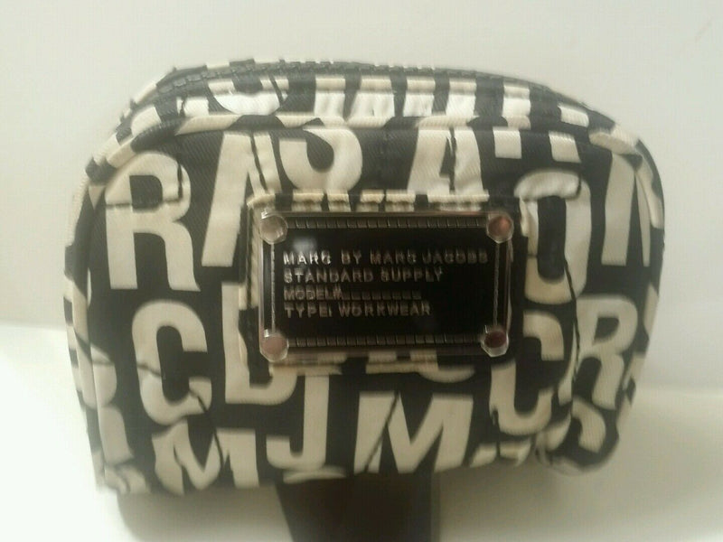 marc jacobs black white signature makeup bag  size 5.5/4