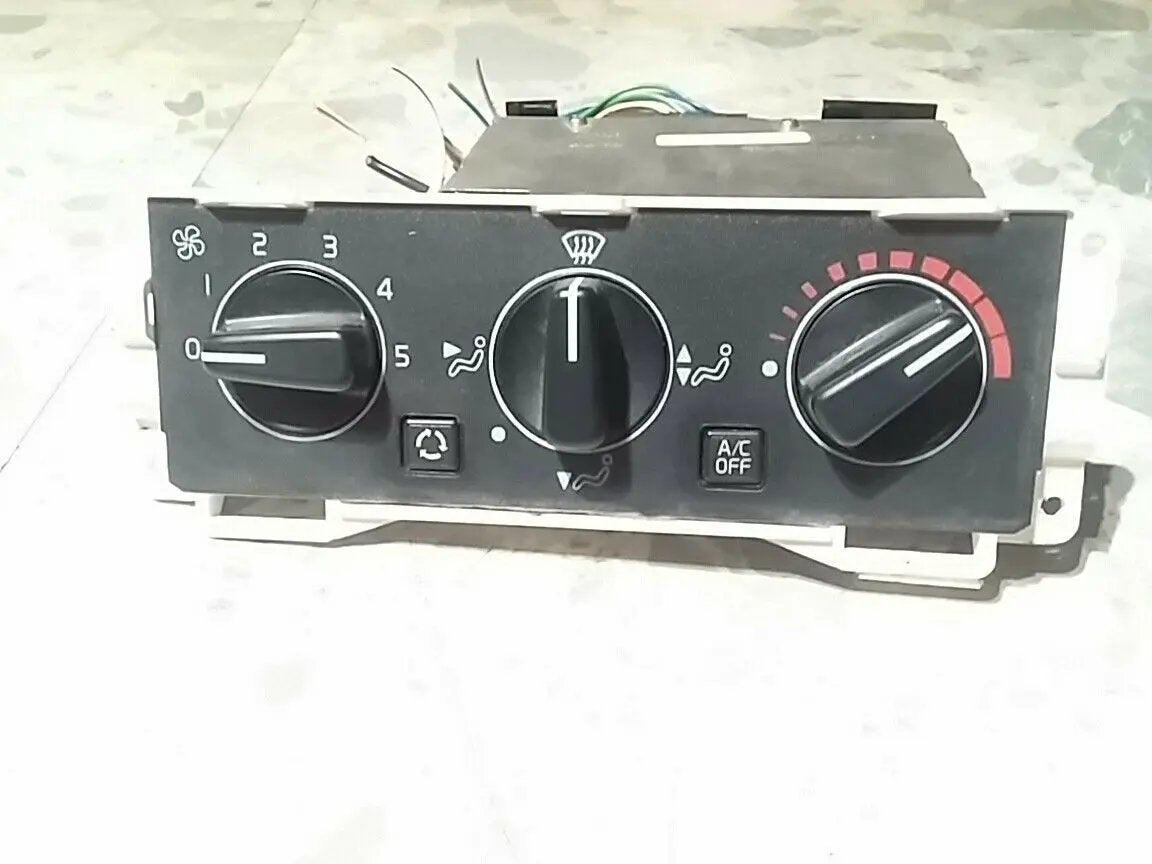 940 VOLVO A/C conditioning tempt. HEAT CLIMATE CONTROL UNIT 3522217/W032K, OEM by Volvo