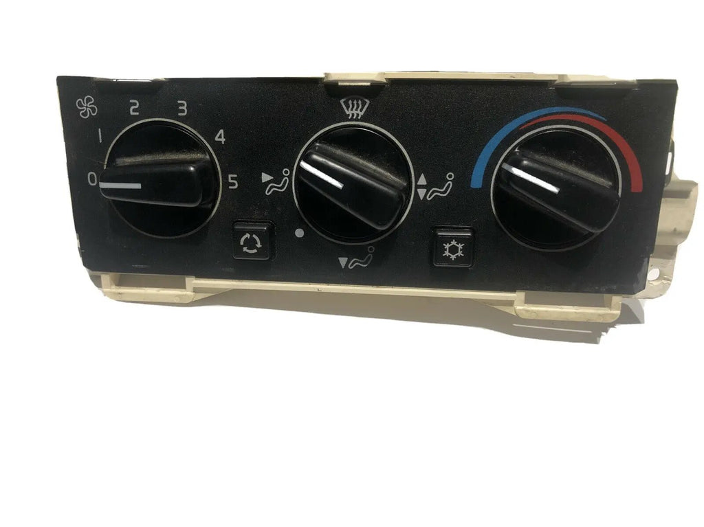 940 Volvo AC//Heater (HVAC)Climate Control Unit Part# 6848302 1991-1995 940 740 by Volvo Made By ALPS