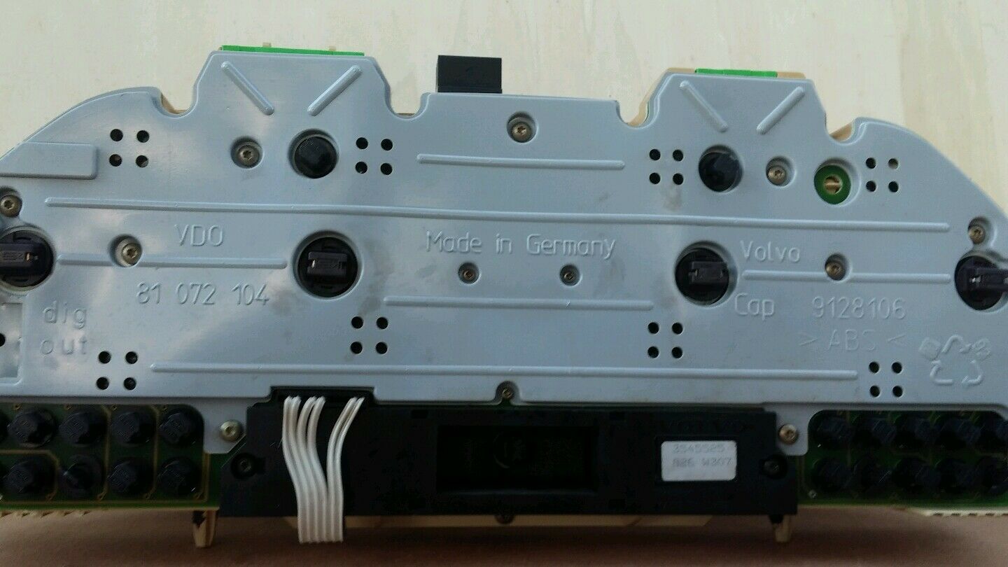 OEM '93 VOLVO 850 TACHOMETER INSTRUMENT CLUSTER SPEEDOMETER GAS GAUGE ML.179109K