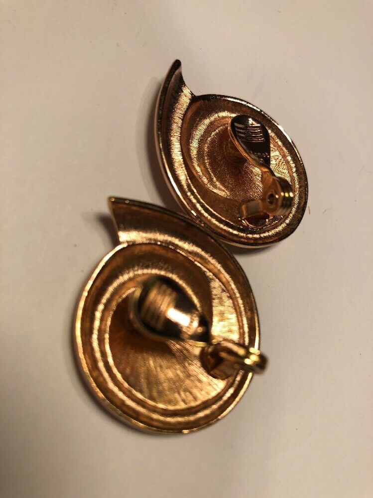 Vintage Clip On Swirl Design Earrings