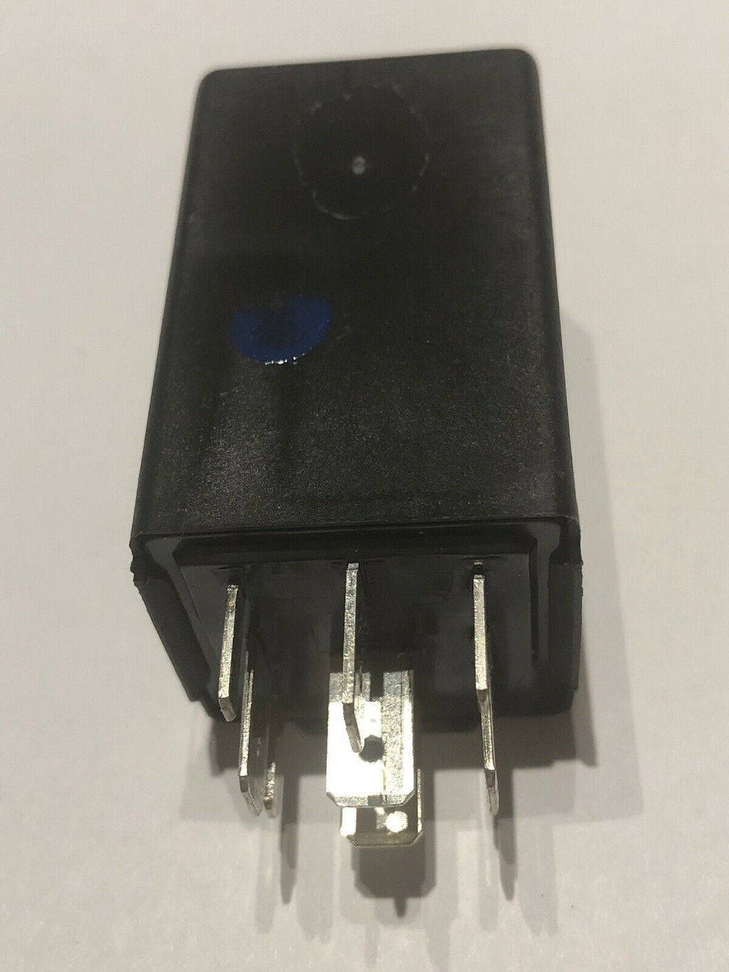 Turn Signal Flasher Relay OEM 4686094 – Dodge Caravan Chrysler Town & Country Plymouth Voyager 1996-2000