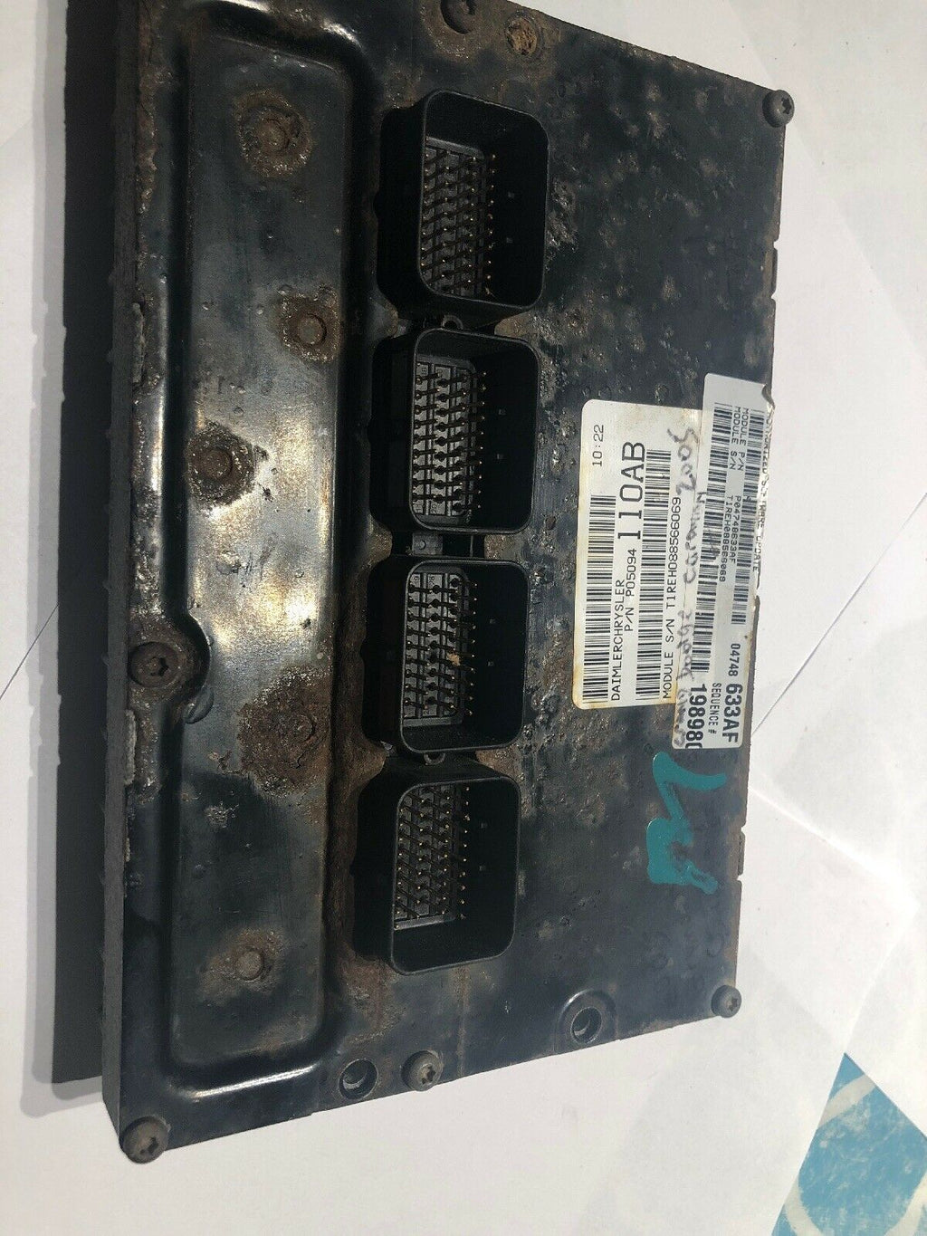 2005 Town & Country Caravan Engine Computer ECU ECM OEM 04748375AE