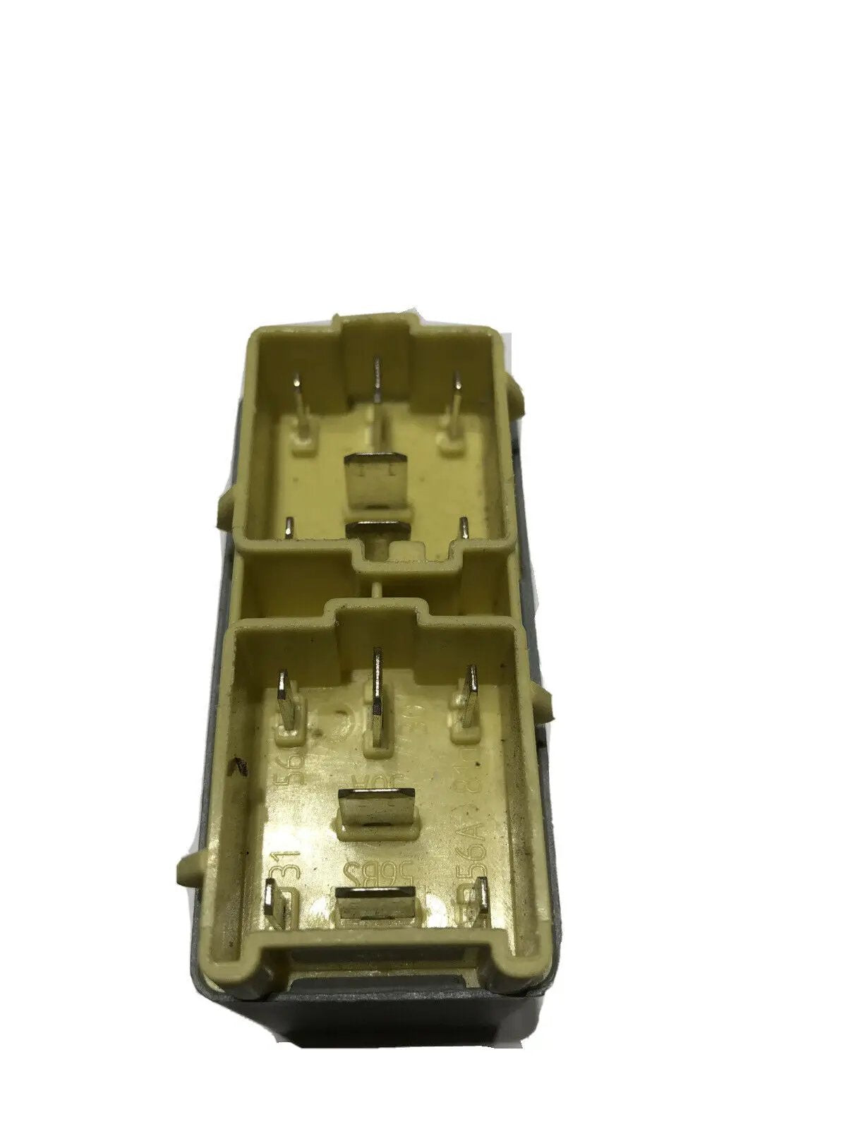 A104/E108 Original Volvo V70 LIGHT CONTROL RELAY 12V 9483309 895185000 by Volvo